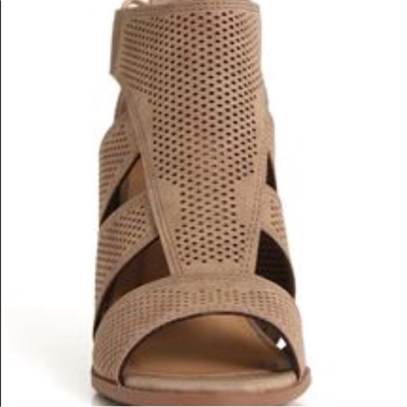 Lt. Taupe Peep toe perforated strappy chunky heels - Picture 3 of 4